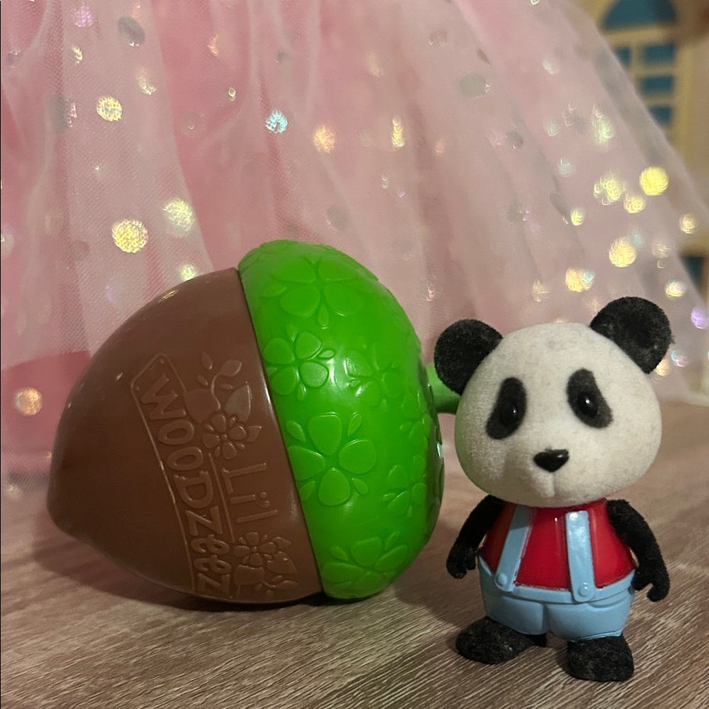 Li’l Woodzeez Panda Toy with Green Acorn